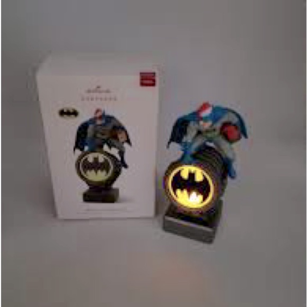 Batman PeekBuster Ornament.